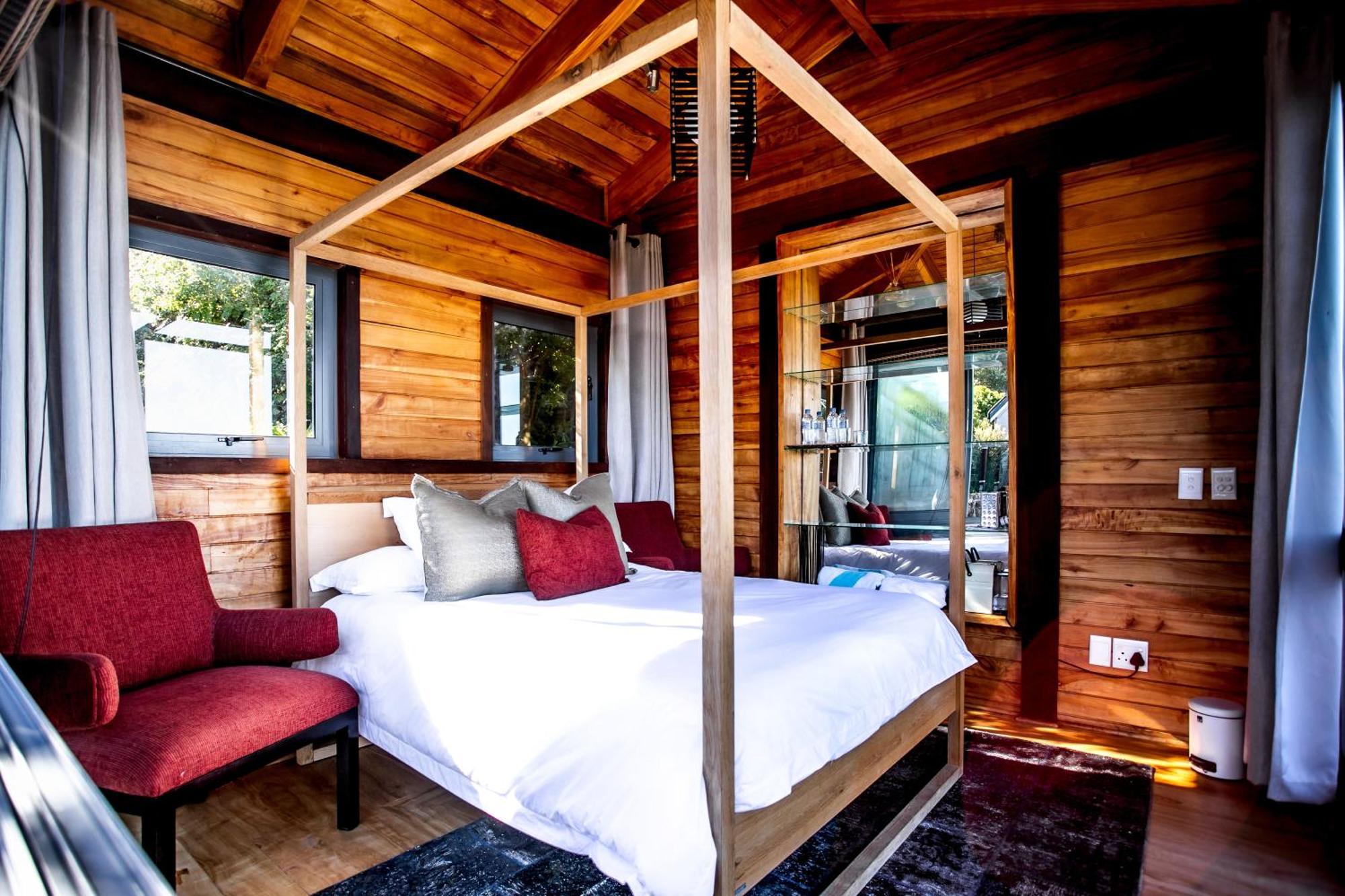Selah Villa *